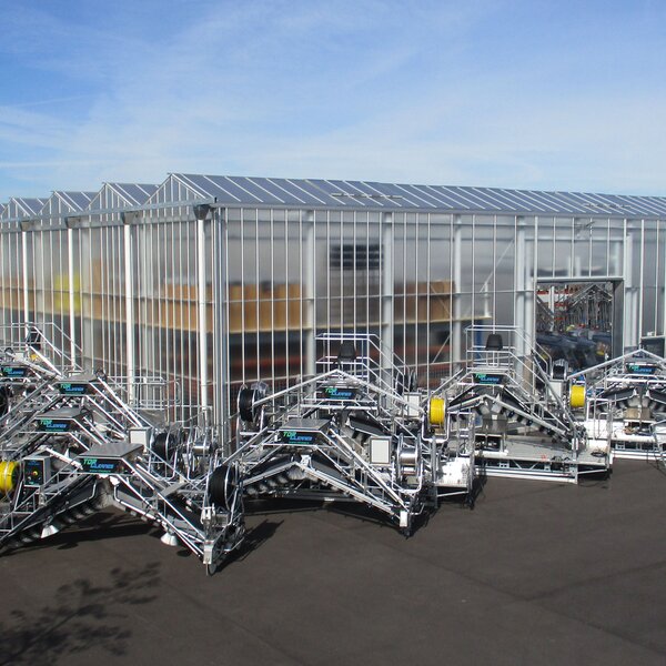machines for spraying coating of the horticultural greenhouse